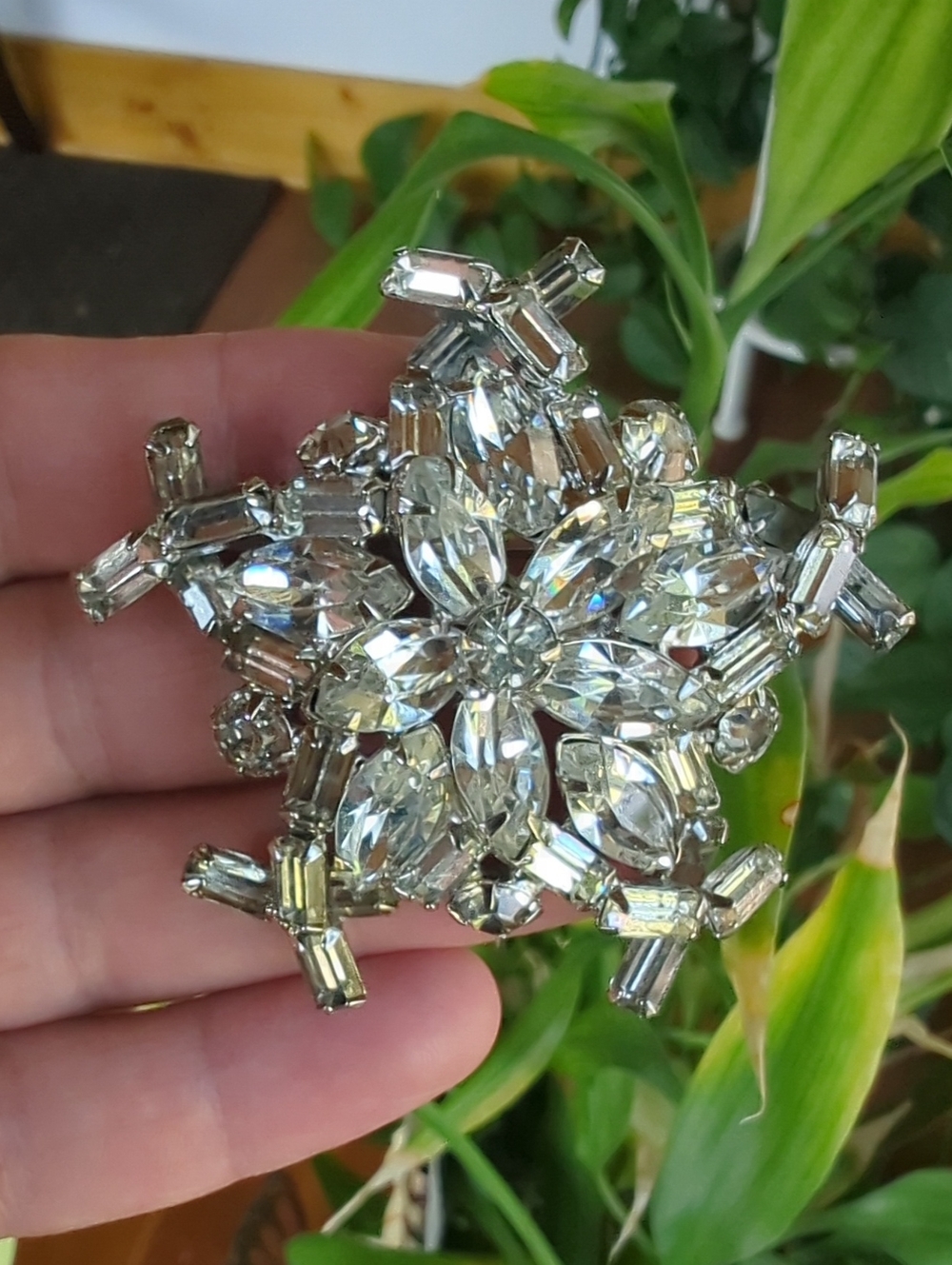 Vintage Rhinestone Prong Set Silver Tone Brooch